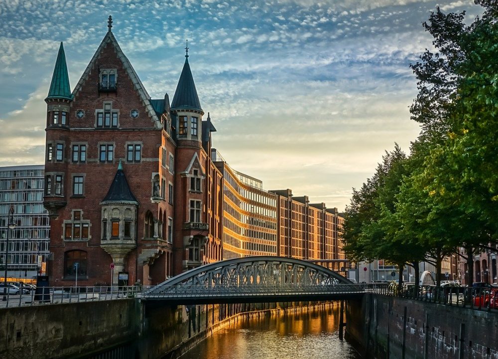 Atardeciendo en la ciudad de Hamburgo - Alemania